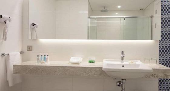 Ramada & Suites by Wyndham Izmir Kemalpasa - 32