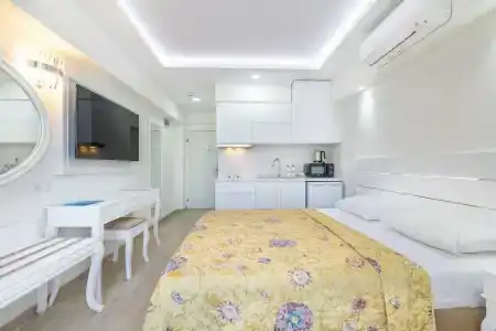 Princess Kinli Suites - 40