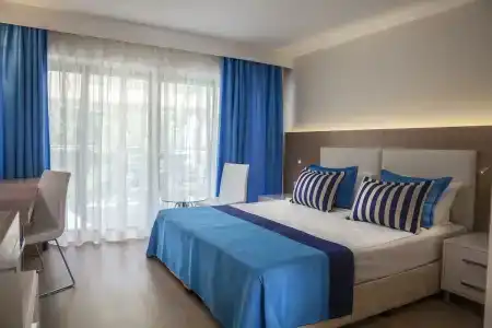 AQI Pegasos World - 6