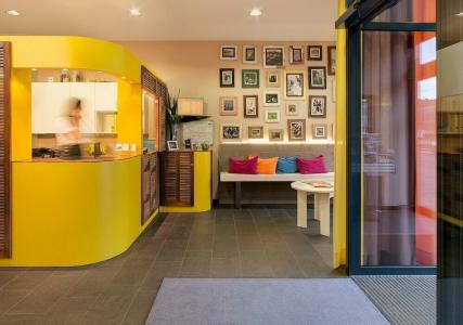 Harry's Home & Apartments - 9