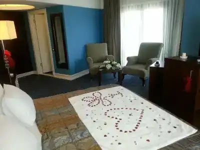 PARADISE ISLAND - 25