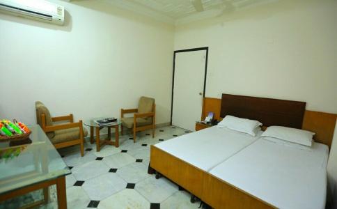 VIP International - 18