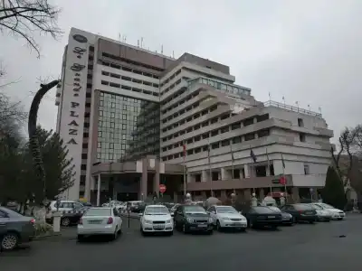 Le Grande Plaza - 4