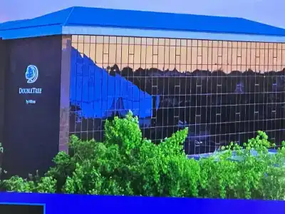 DoubleTree by Hilton - 22