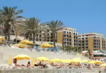 AX Sunny Coast Resort & Spa - 11