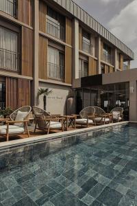 Sun by En VIE Beach - 28