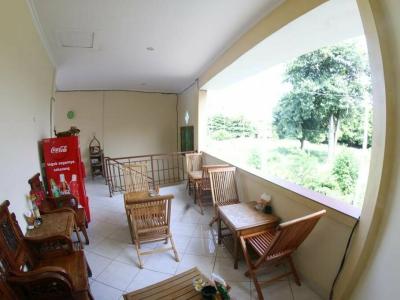 Sari Buana Bed & Breakfast - 20