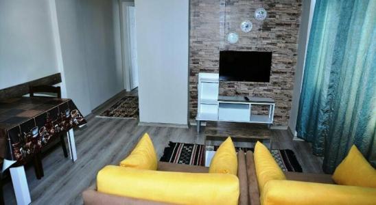 Cleopatra King Apart - 42