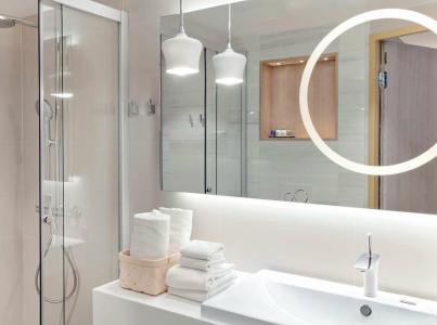 Radisson Blu Royal, - 42