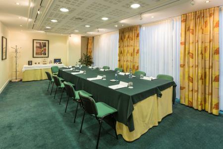 Holiday Inn Lisbon by IHG - 3