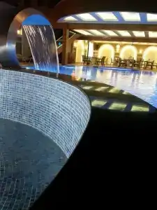 Lavinia Apart & - 44