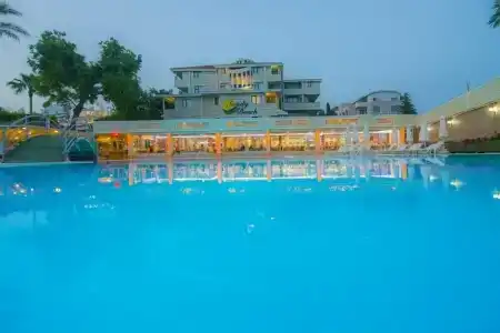 Sandy Beach - All Inclusive - 17