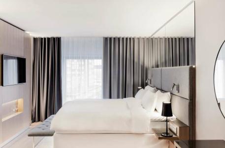 Radisson Blu Royal, - 15