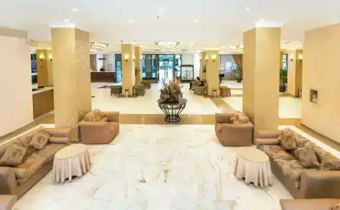Ani Plaza - 15