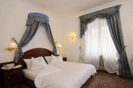 Corso Am Graben - 4