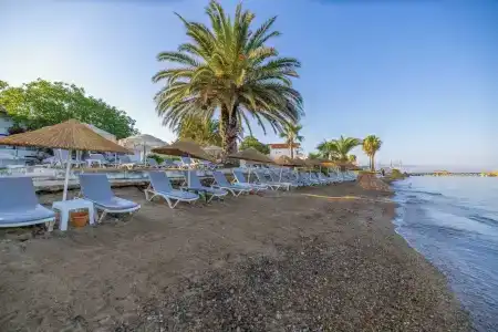 Ladonias Luna Beach Resort - 25