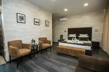 Red Fox na Vzlotnoy 2e - 6