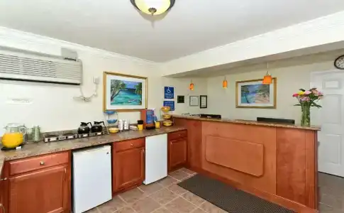 Americas Best Value Inn Bradenton Sarasota - 4