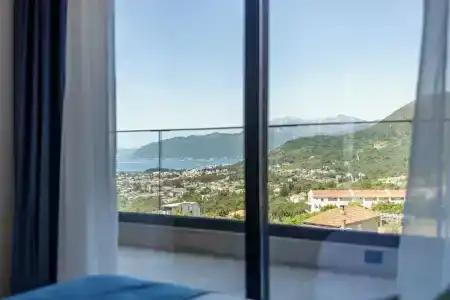 Royal Blue Resort & Residences - 8