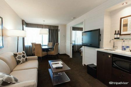 Cambridge Suites - 36