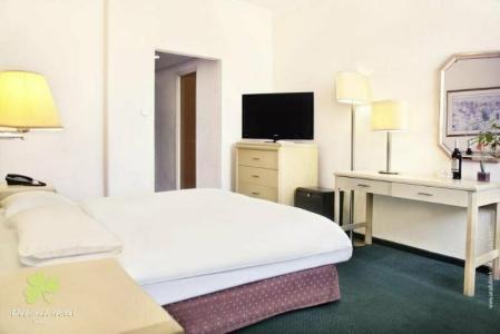 Debrah Brown, a Member of Browns - 13