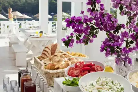 Hillside Beach Club - 22