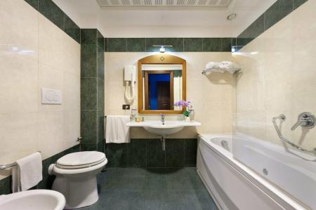 Ulisse Deluxe Hostel - 5
