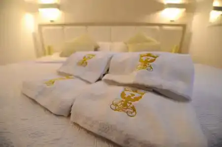 Artemisia Palace - 6