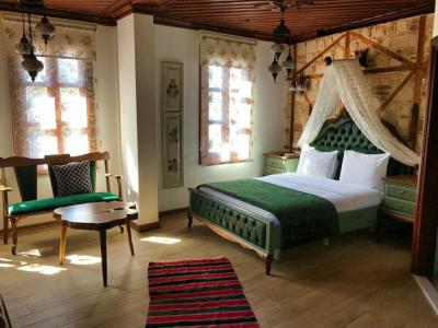 White Garden-Adult Only - 41