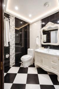 Royal Renaissance - 48