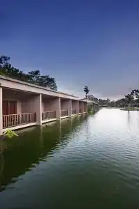 The Westlake & Resort Yogyakarta - 17