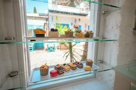 Delight Deluxe & Spa - 14