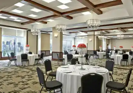 Four Points by Sheraton Calgary Airport - 5