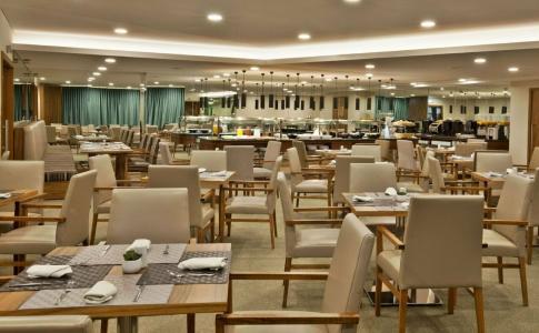 Ramada by Wyndham Lisbon - 12