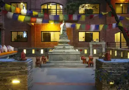 Club Himalaya, by Aces - 8