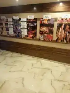 Lavinia Apart & - 42