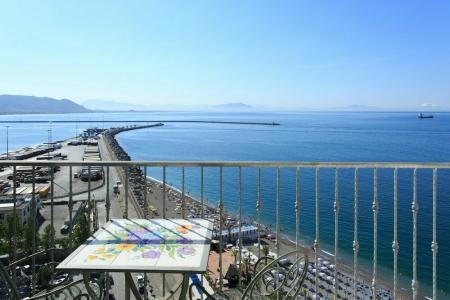 Lloyd's Baia - 4