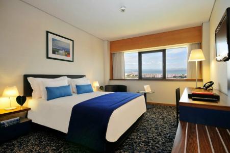 Ramada by Wyndham Lisbon - 1