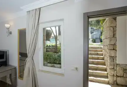 Moonshine & Suites - 20