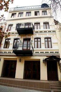 Barsuna Bar Boutique - 19