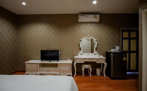 The O-Zone Airport Inn - 24