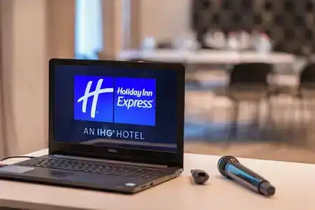 Holiday Inn Express - 45