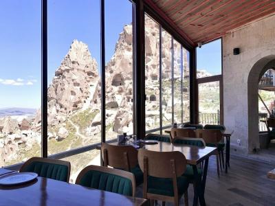 Caldera Cave & Restaurant - 36