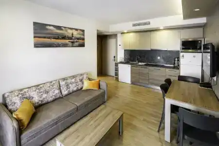 GOLDEN WORLD SUITE - 7