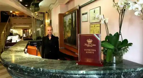 Maria Luisa by Introverts - 9