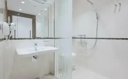 Golden Tulip Warsaw Airport - 35