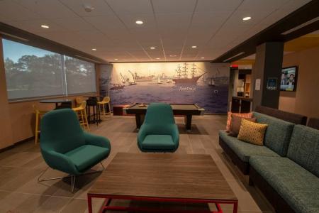 Tru by Hilton Norfolk Airport - 2