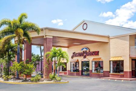 Howard Johnson by Wyndham Ft. Myers FL - 0
