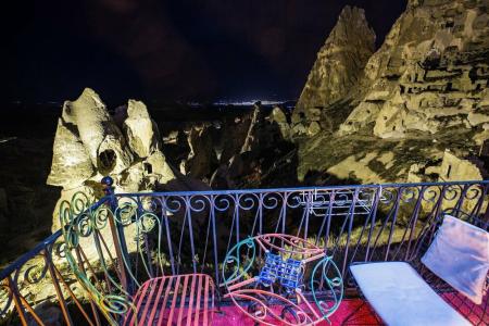 Caldera Cave & Restaurant - 17