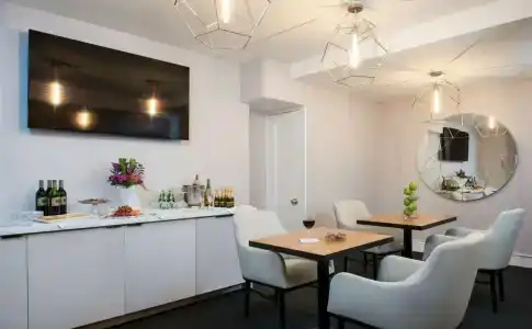 The Inn at Union Square – No Resort Fee - 9